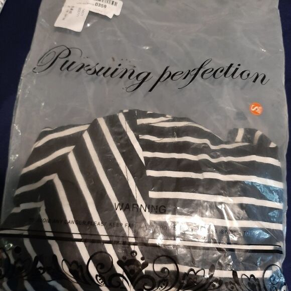 NWT Small Crew Neck Mini T-Shirt Dress - Picture 6 of 6